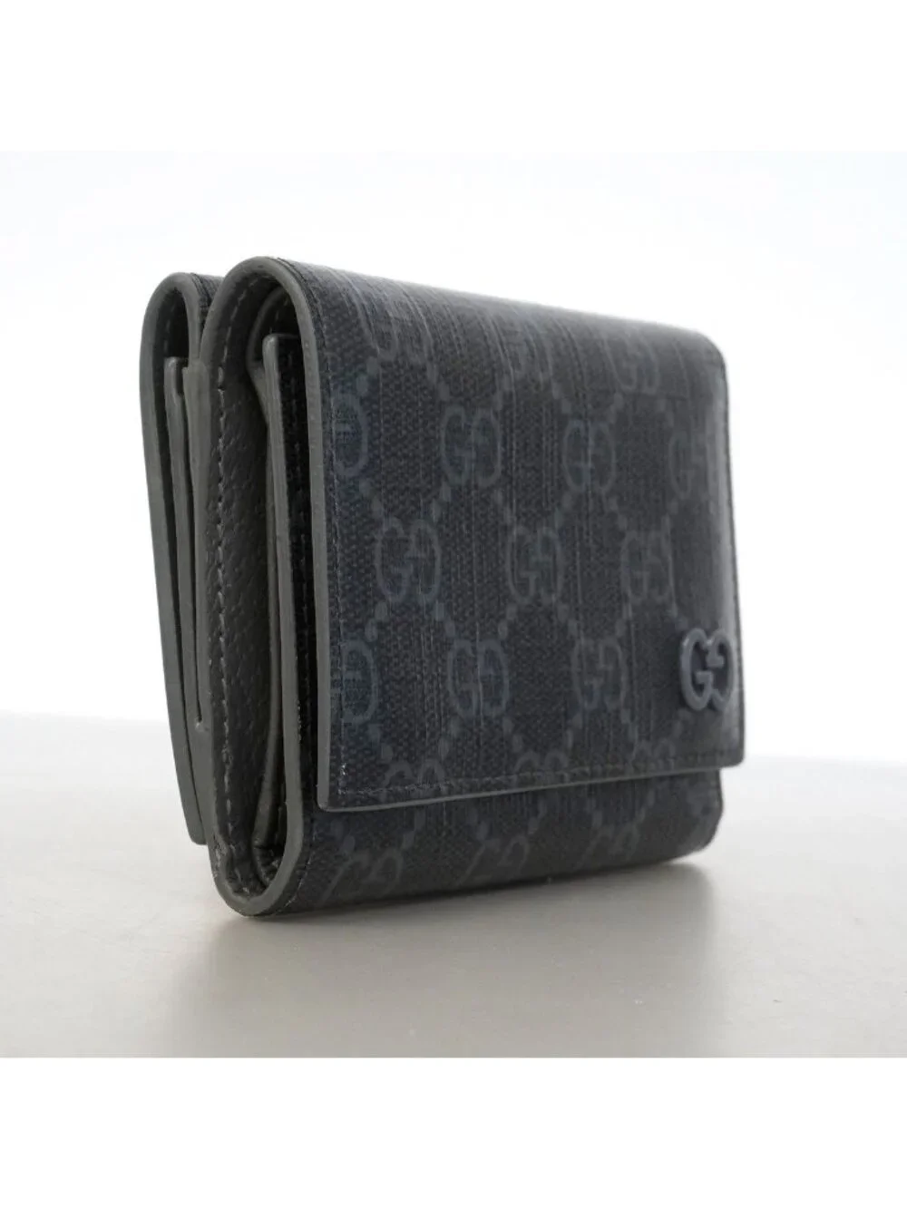 Gucci Trifold Wallet GG Supreme Black Silver